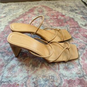 BILLINI kilani heel in neutral size 7